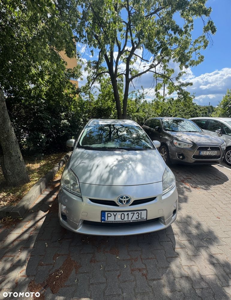 Toyota Prius (Hybrid) - 9