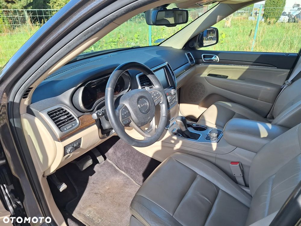 Jeep Grand Cherokee - 11