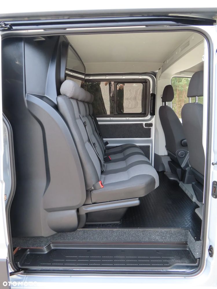 Volkswagen Crafter 35 BiTDI 2.0 177 KM AUTOMAT 6-Cio Os.+ 1036 Kg Ładowność MIXTO Indywidualna Zabudowa VIP, L2H1 Furgon Blaszak, 5905 mm Dł, FULL LED, DRZWI PRZESUWNE Z OBU STRON, HAK 3000 Kg, Rozstaw Osi 3665 mm, Stan Wizualny I Techniczny NOWY Tak Jak Z Taśmy Produkcyjnej Gotowy Dostępny OKAZJA POLECAM - 24