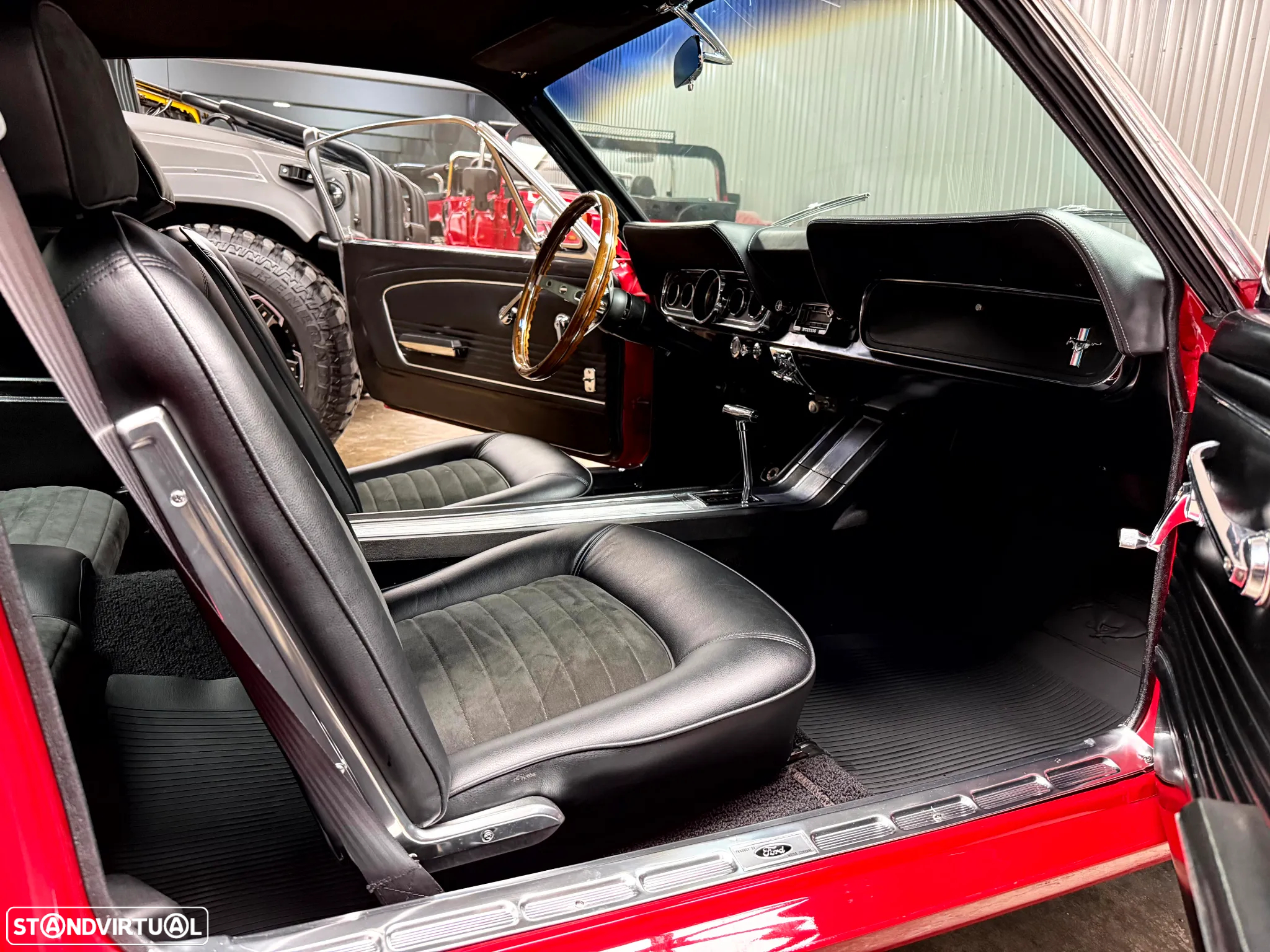Ford Mustang - 28