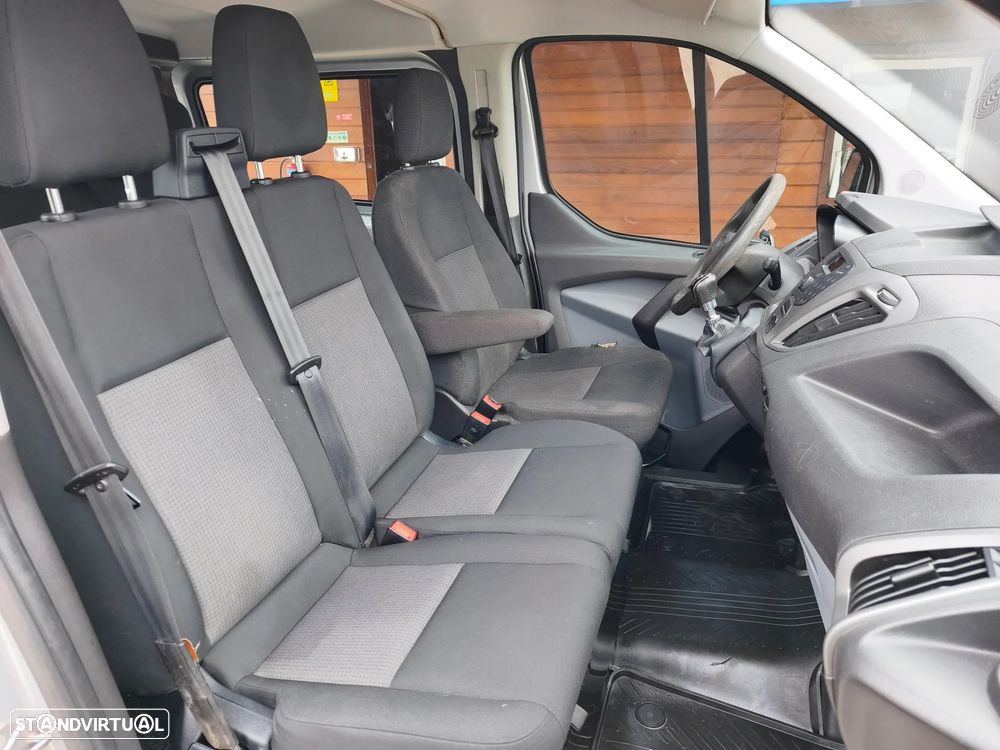 Ford Transit Custom 2.2 TDCI 6 Lugares - 18