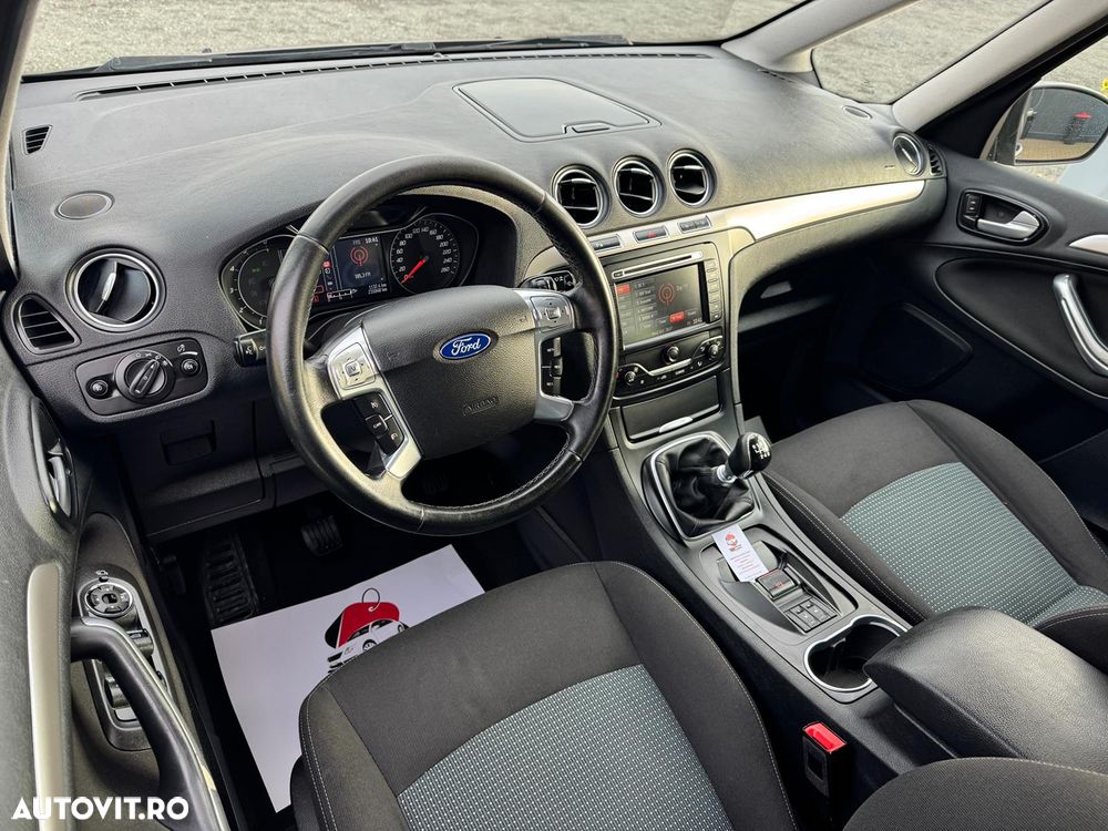 Ford Galaxy 2.0 TDCi Ghia - 21