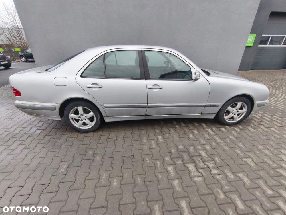 Mercedes-Benz Klasa E - 3