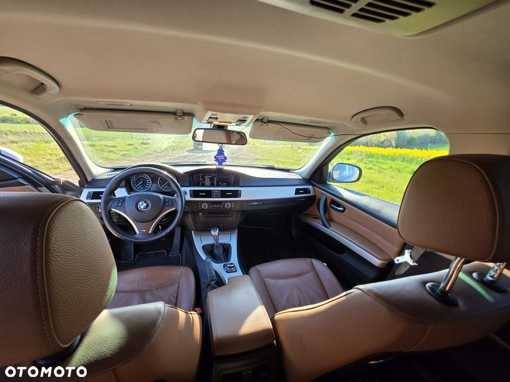BMW Seria 3 320d Efficient Dynamics Luxury Line - 7