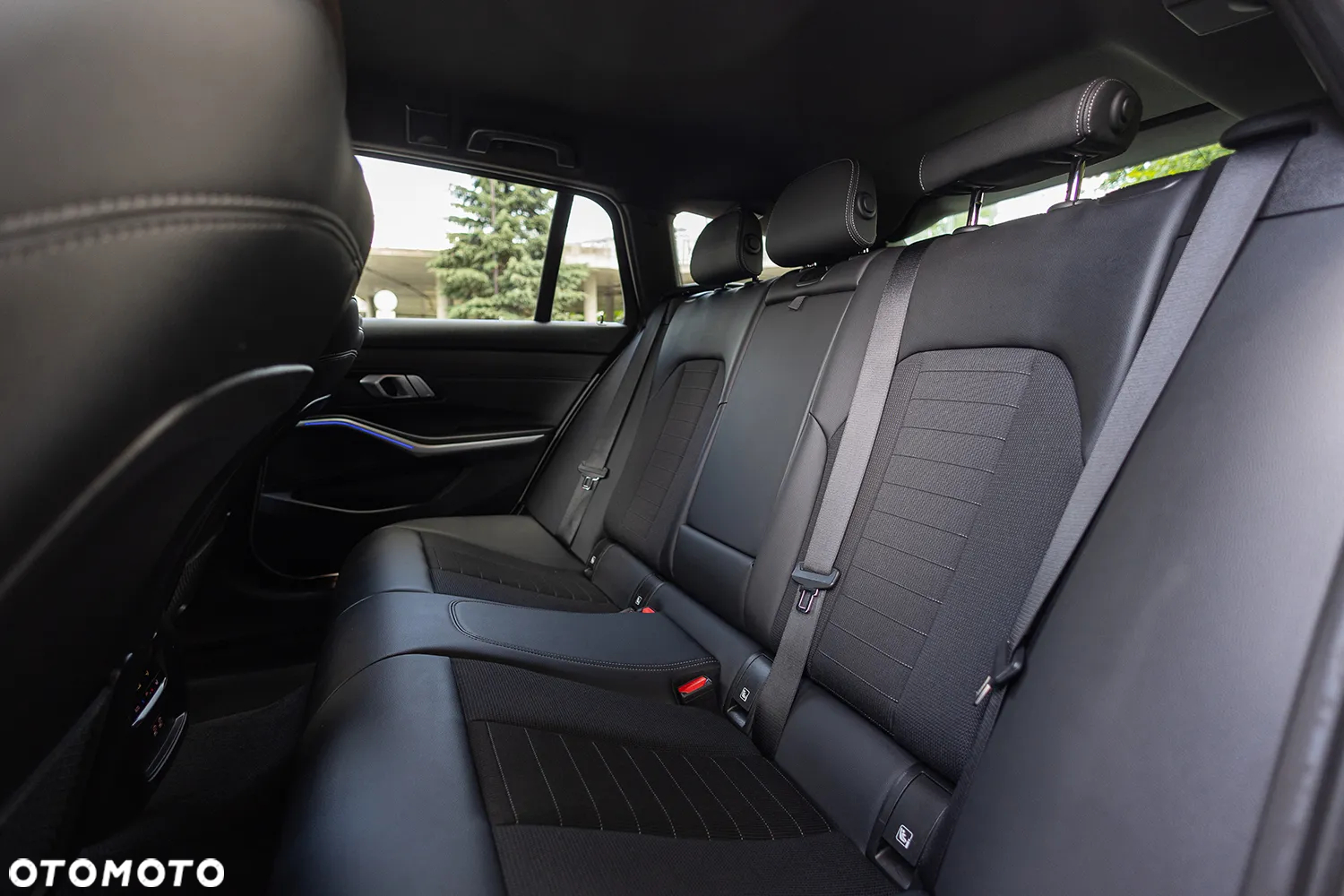 BMW Seria 3 318d Touring Sport Line - 33