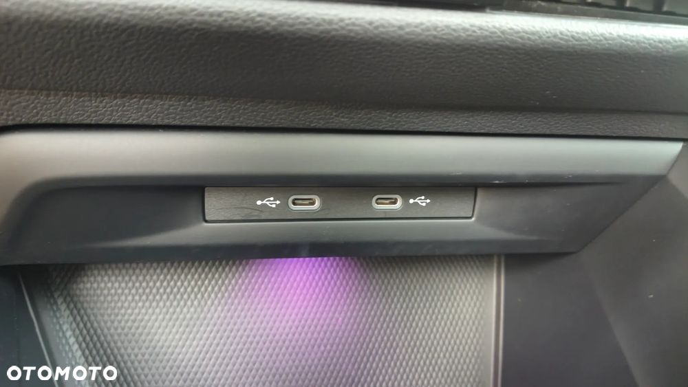 Volkswagen Golf - 22