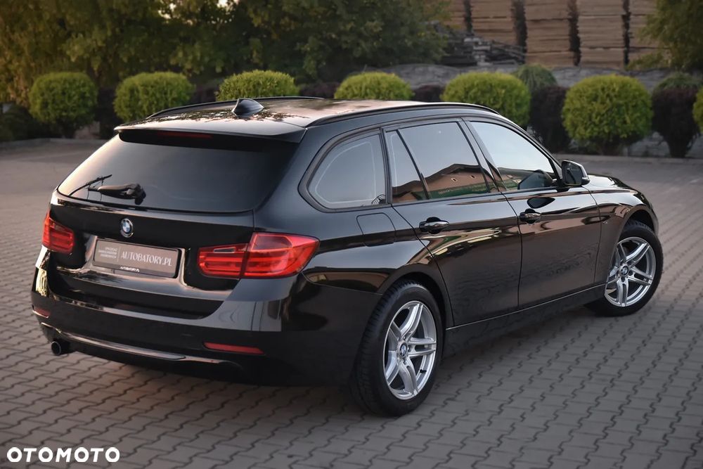 BMW Seria 3 318d Sport Line - 10
