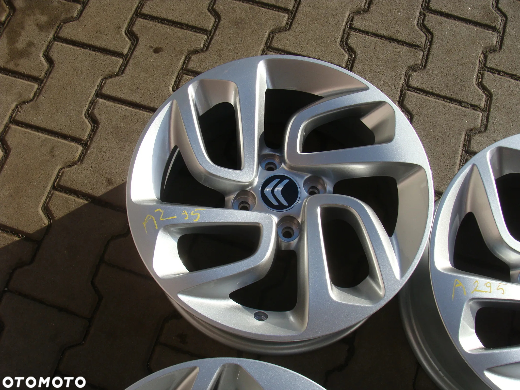 a295 4x108 Citroen Berlingo C3 C4 C5 DS3 DS4 DS5 Picasso Cactus Aircross 6,5jx16 - 5
