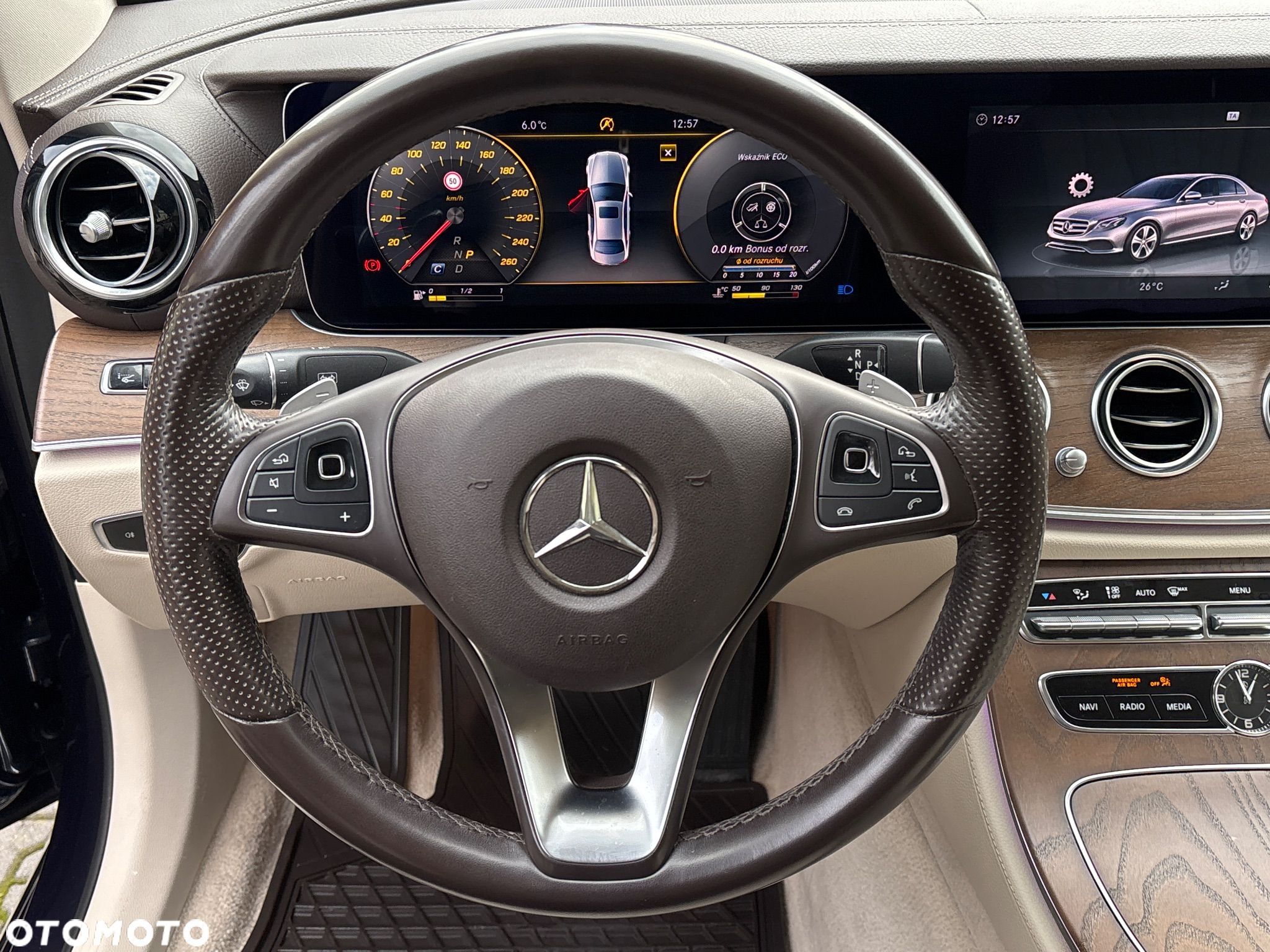 Mercedes-Benz Klasa E 350 d 4-Matic 9G-TRONIC - 23