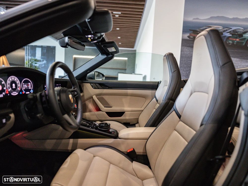 Porsche 911 (992) Carrera PDK - 32