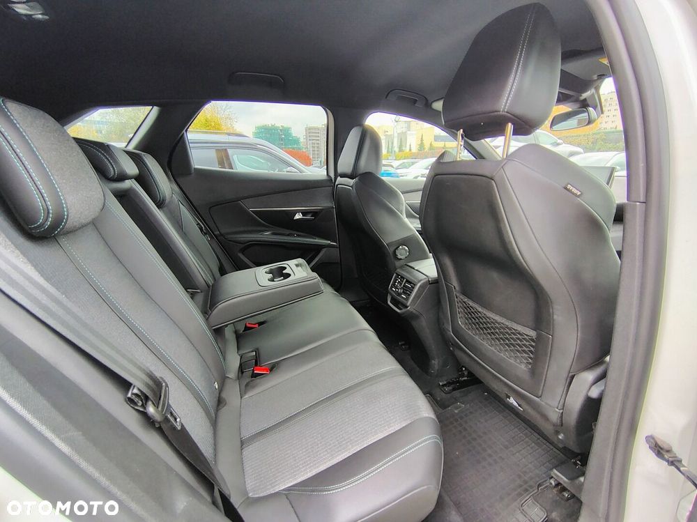 Peugeot 3008 1.2 PureTech Allure Pack S&S EAT8 - 11