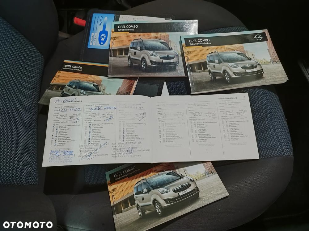 Opel Combo 1.6 CDTI Cosmo Eu6 - 32