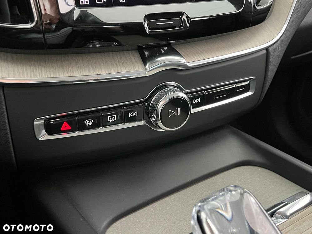 Volvo XC 60 B4 D AWD Inscription - 33