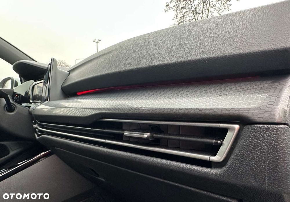 Volkswagen Golf - 25