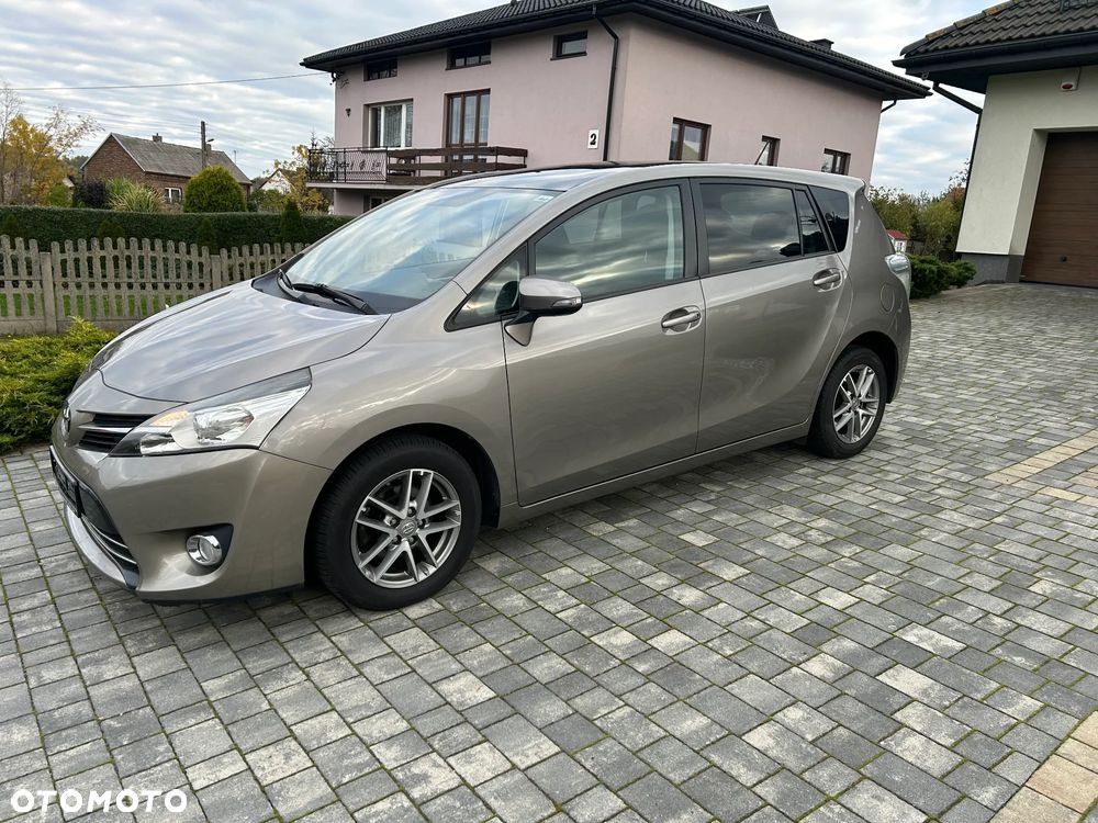 Toyota Verso 1.6 D-4D Prestige - 10