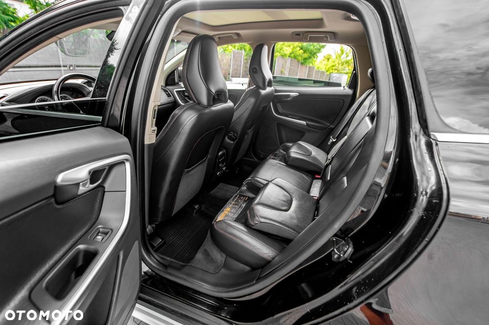 Volvo XC 60 D5 AWD Momentum - 20
