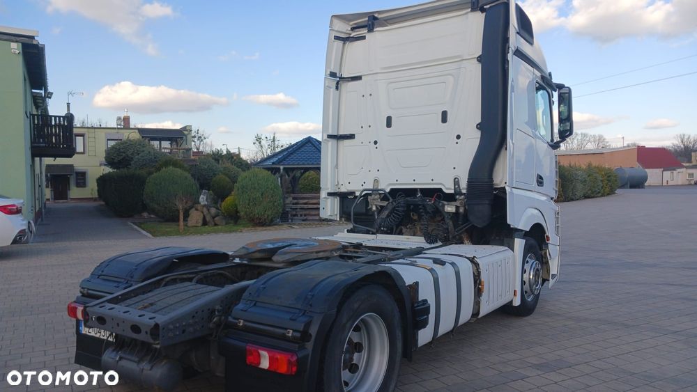 Mercedes-Benz 1845 - 4