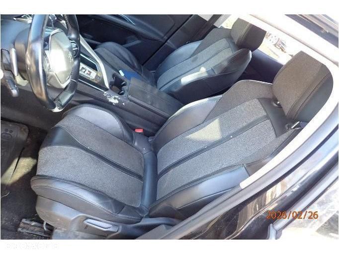 Peugeot 3008 1.6 BlueHDi Allure S&S EAT6 - 7