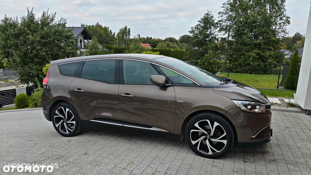 Renault Grand Scenic - 16