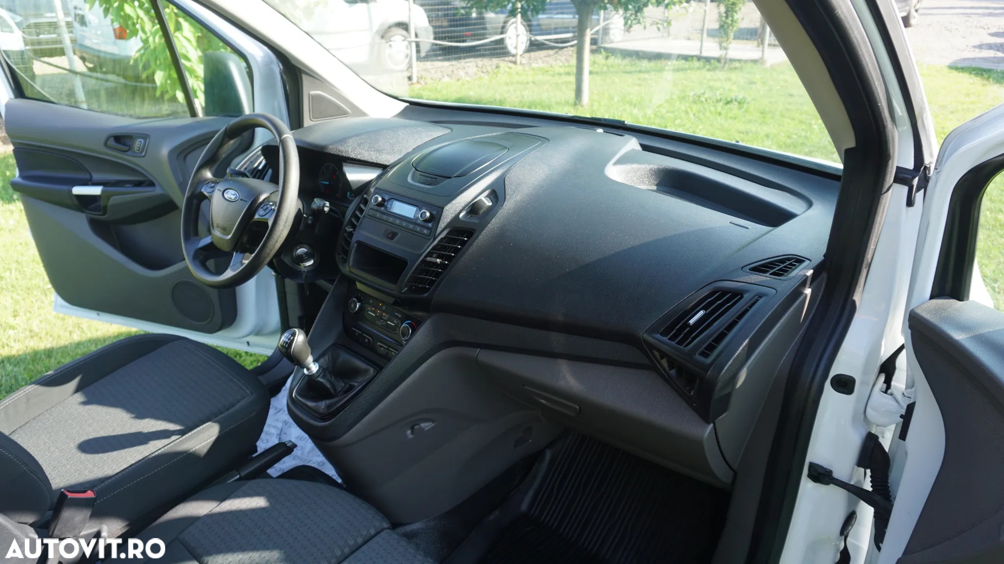 Ford Transit Connect - 11