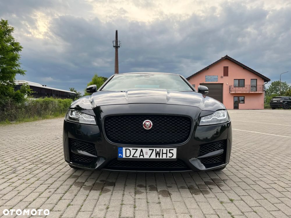 Jaguar XF 20d AWD R-Sport - 4
