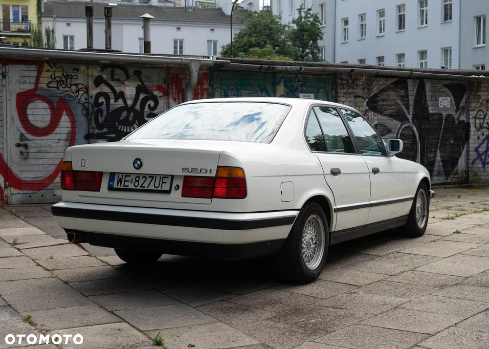 BMW Seria 5 520i - 10