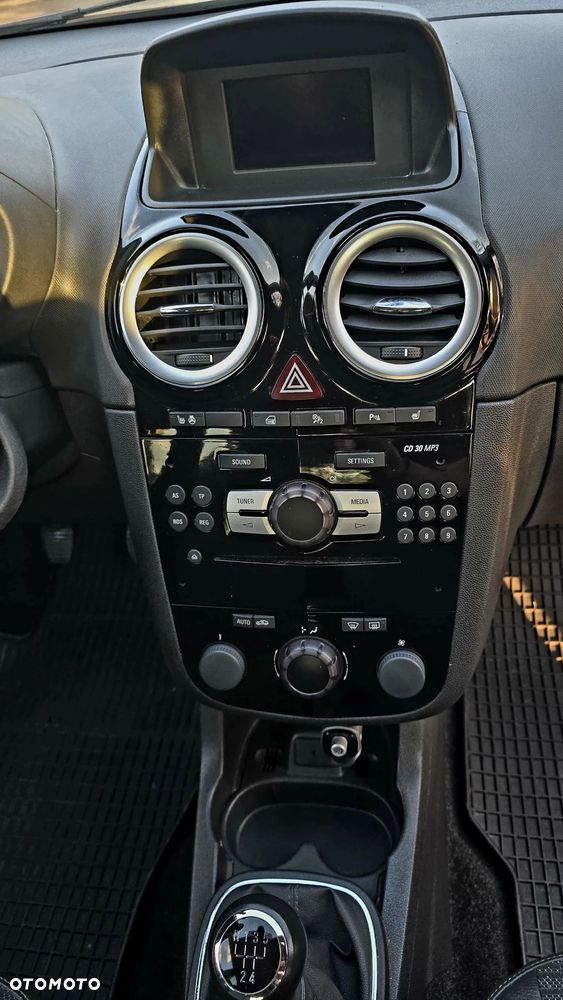 Opel Corsa 1.4 16V Innovation - 14