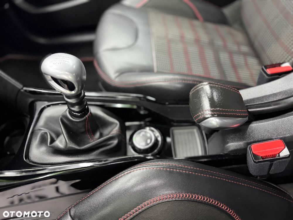 Peugeot 2008 PureTech 130 Stop&Start GT-Line Edition - 12