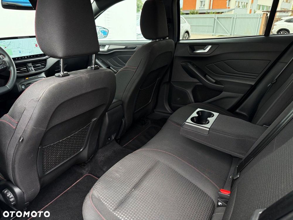 Ford Focus 1.0 EcoBoost mHEV ST-Line X - 31