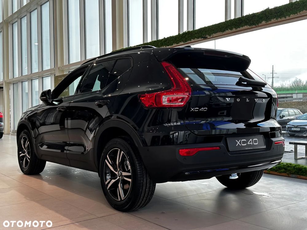 Volvo XC 40 B3 Plus Dark - 5