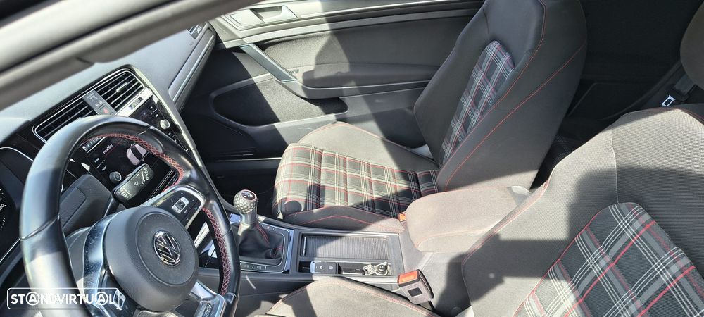 VW Golf 2.0 TSI GTI - 5
