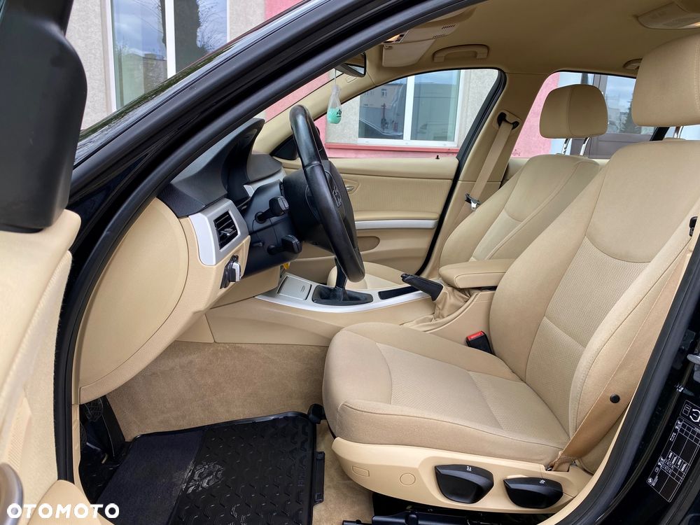 BMW Seria 3 320d - 18