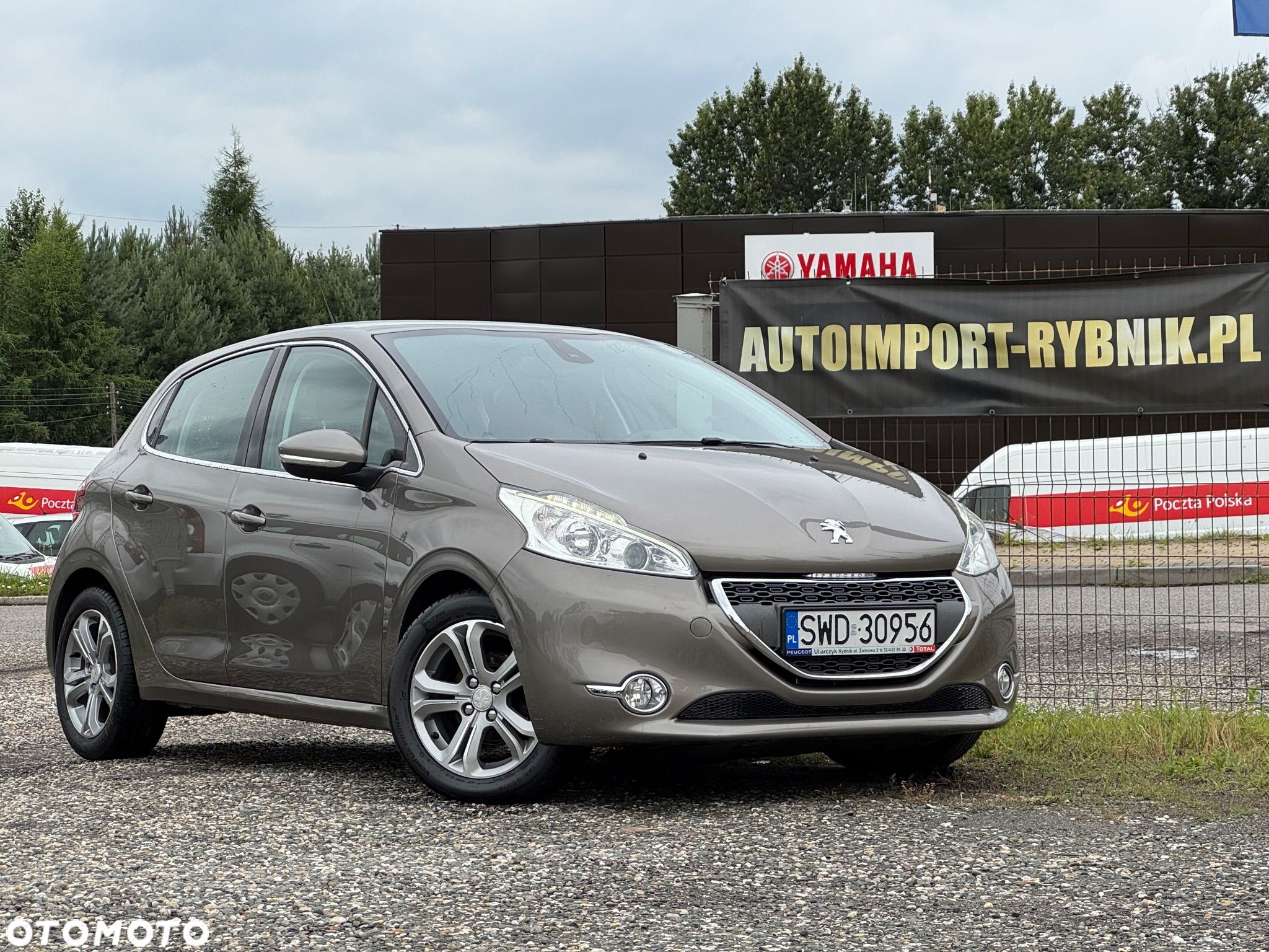 Peugeot 208 - 1