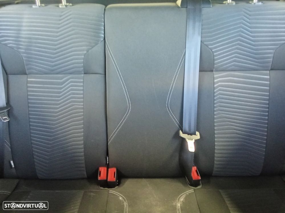 Ford Fiesta 1.0 T EcoBoost Titanium - 12