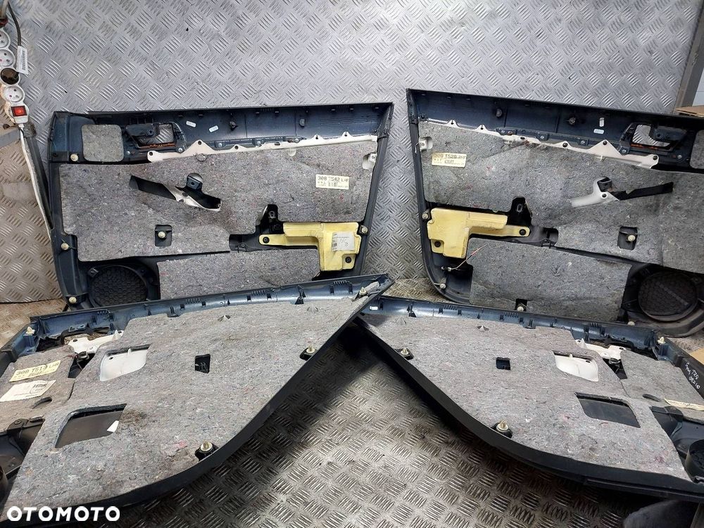 BOCZEK BOCZKI DRZWI KOMPLET TOYOTA AVENSIS T25 KOMBI - 6