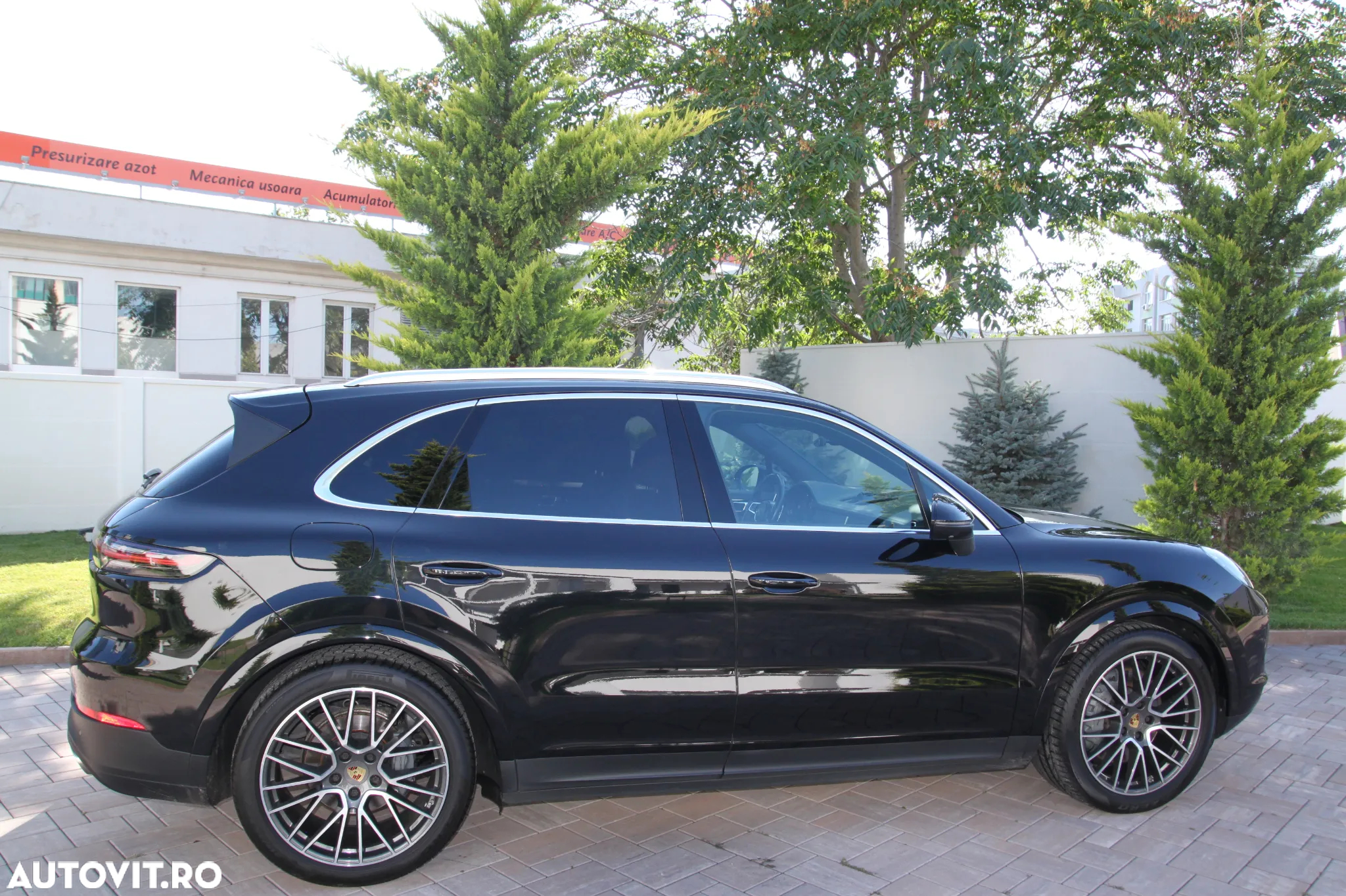 Porsche Cayenne S - 25