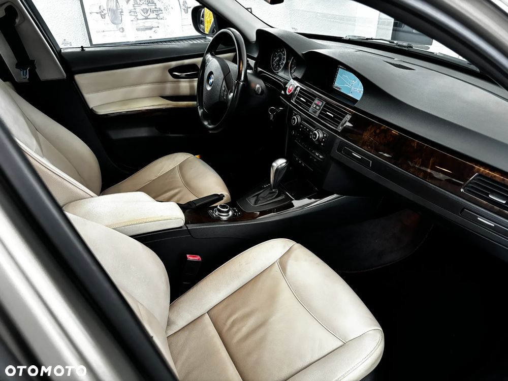 BMW Seria 3 335i Sport-Aut Luxury Line - 13