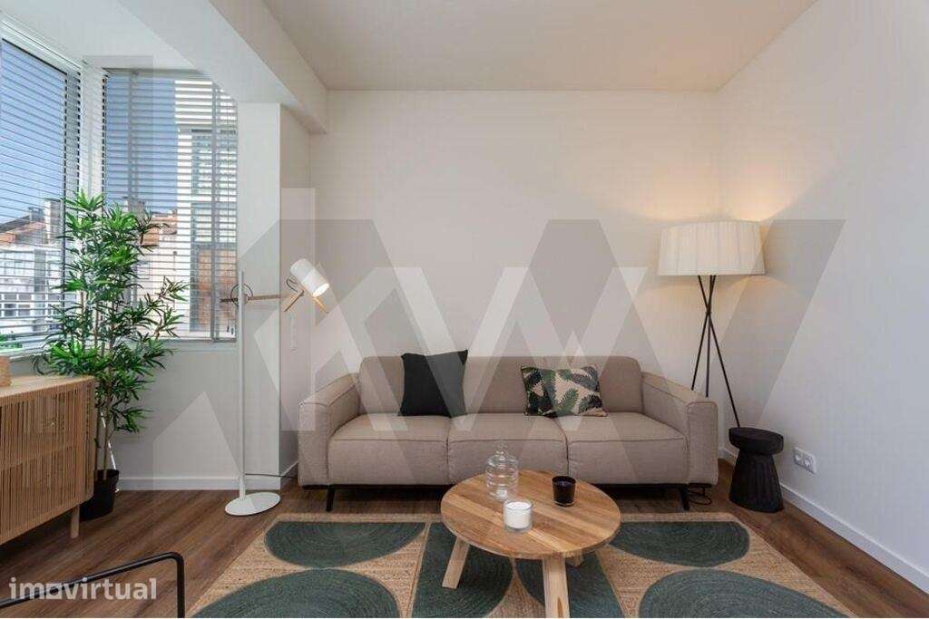 Apartamento T2 Totalmente Remodelado e Mobilado na Ajuda, Lisboa - Grande imagem: 2/40