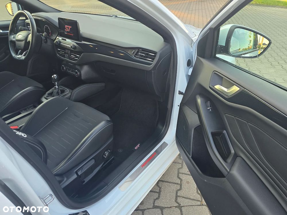 Ford Focus 2.0 EcoBlue ST - 15