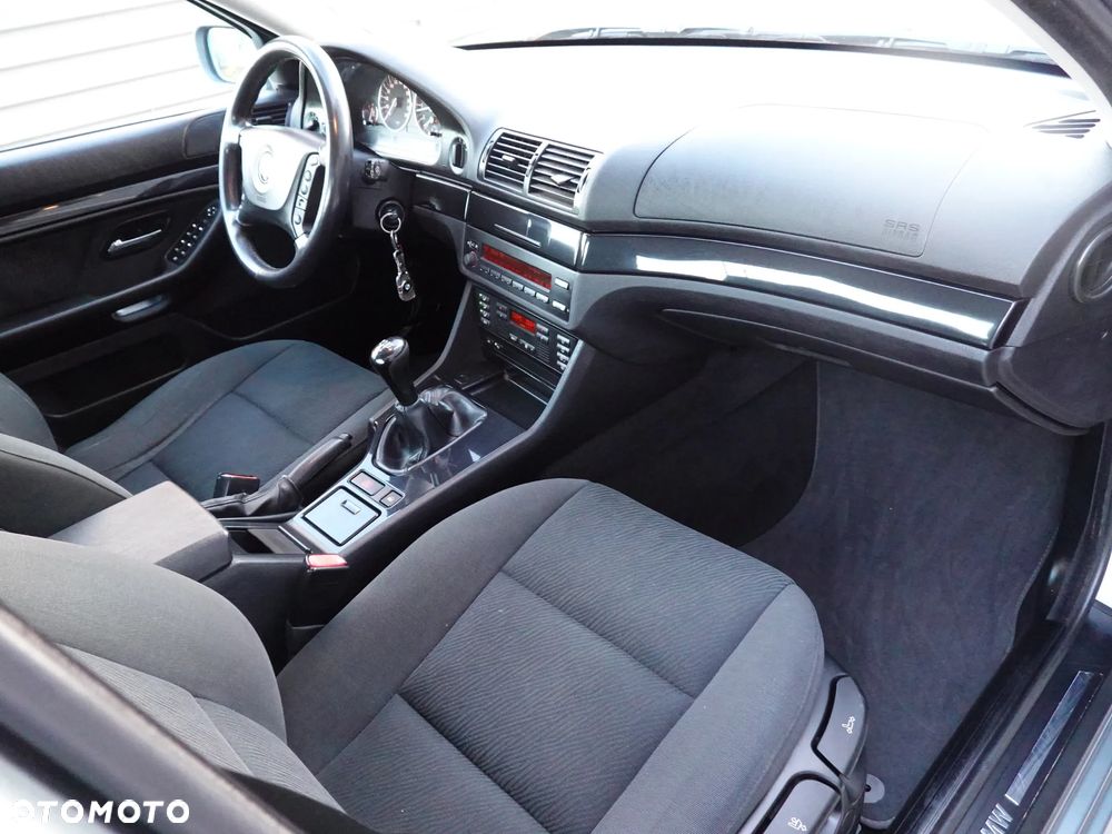 BMW Seria 5 525d - 19