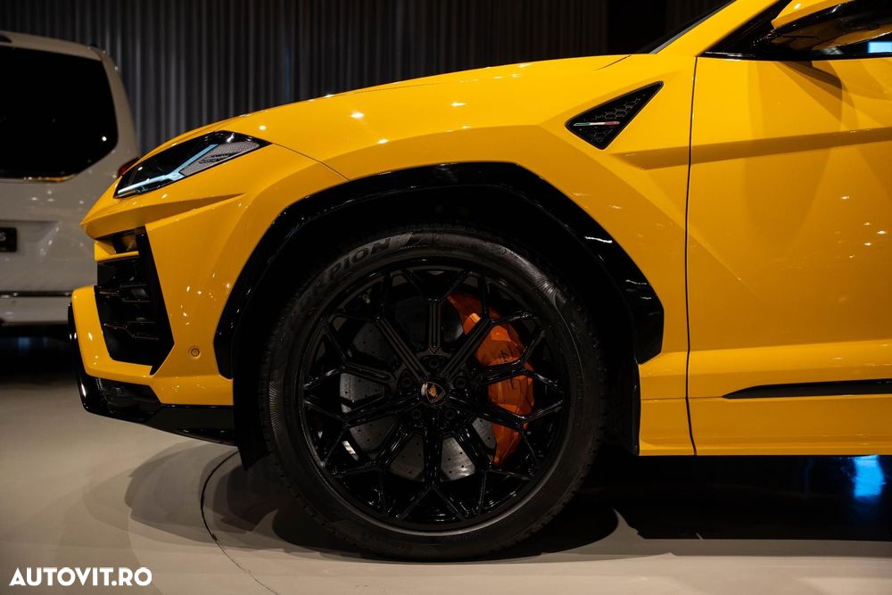 Lamborghini URUS - 8