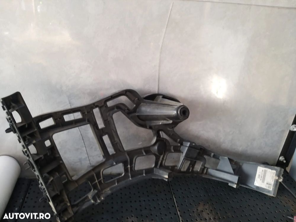 Suport dreapta bara spate citroen c5 aircross 9833399980 - 3