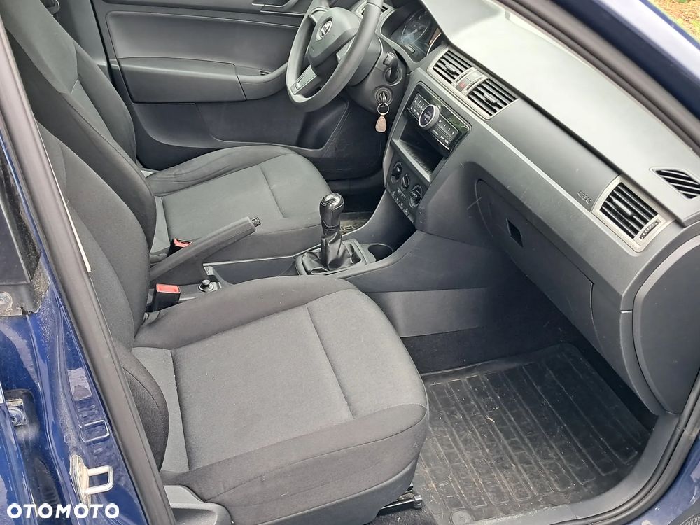 Skoda RAPID - 11