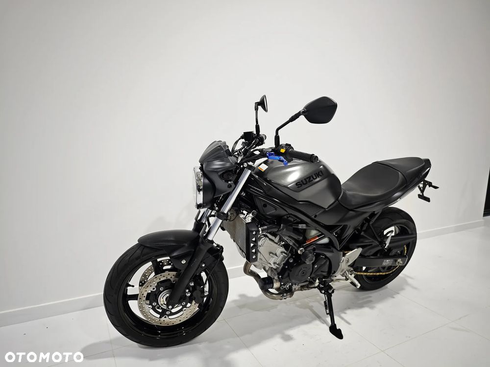 Suzuki SV - 16