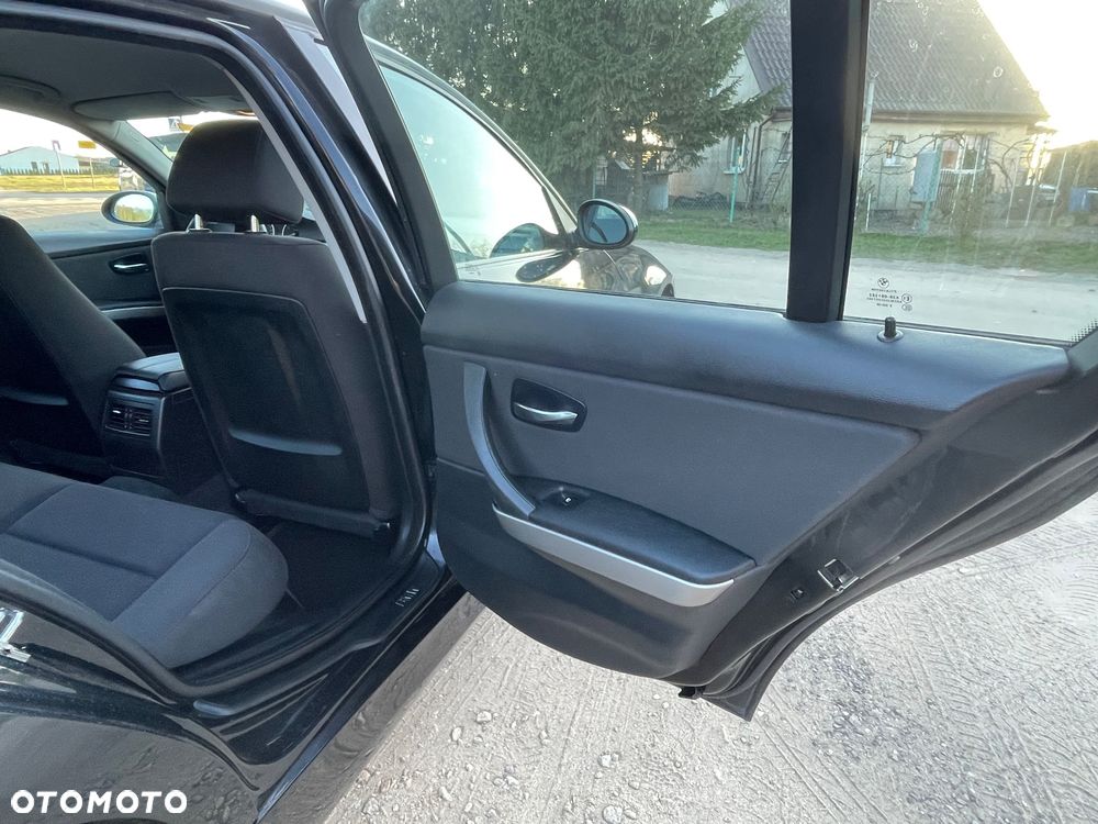 BMW Seria 3 318i Edition Exclusive - 15