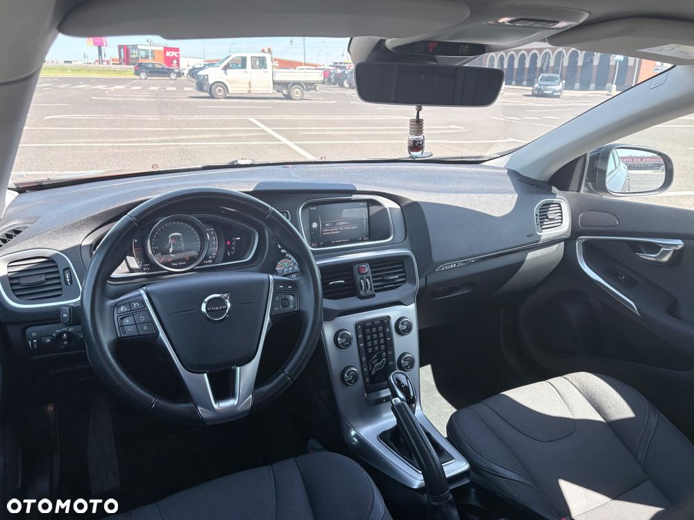 Volvo V40 D2 Geartronic Momentum - 29