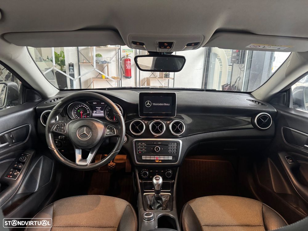 Mercedes-Benz CLA 180 d Shooting Brake Urban - 13