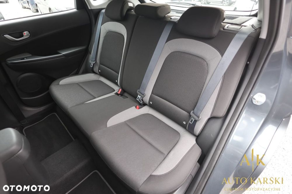 Hyundai Kona - 32