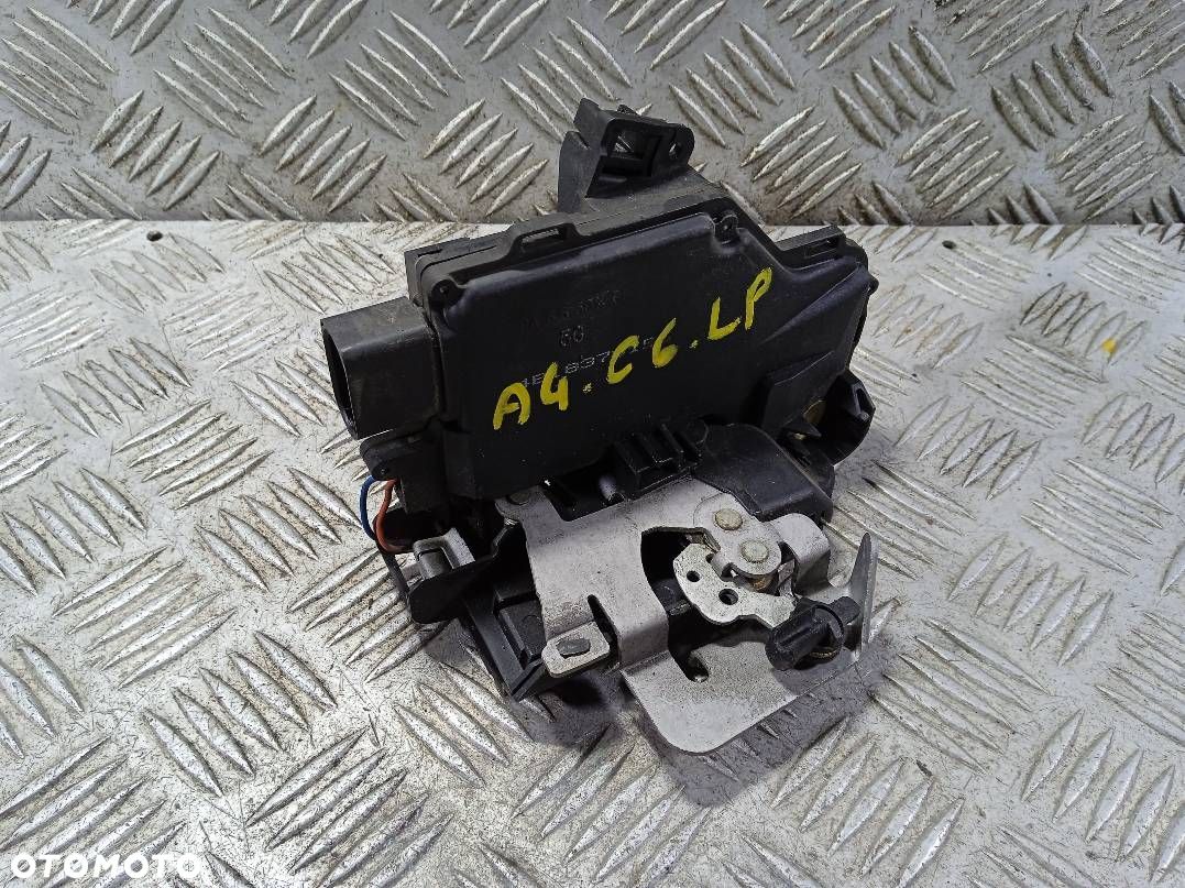 ZAMEK DRZWI LEWY PRZEDNI AUDI A4 B6 - 1