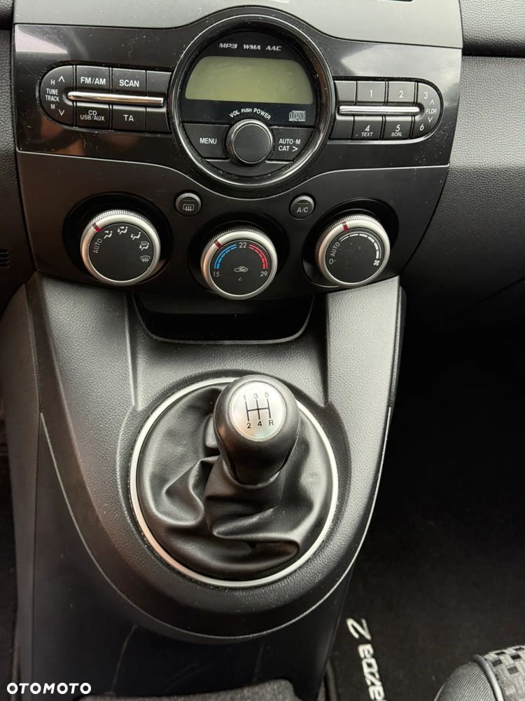 Mazda 2 1.3 Exclusive - 11